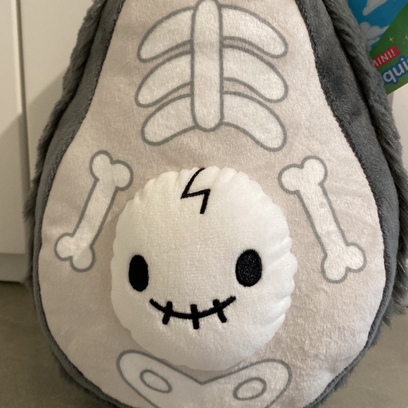 Squishable mini skeleton avocado plush - Picture 2 of 5